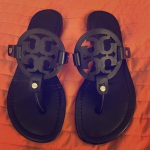 5.5 Tory Burch Miller sandal black
